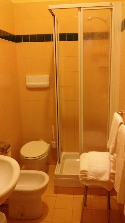 Hotel Quattro Strade Garbagnate Milanese Dış mekan fotoğraf